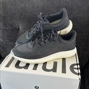 Lululemon Black Strongfeel Train